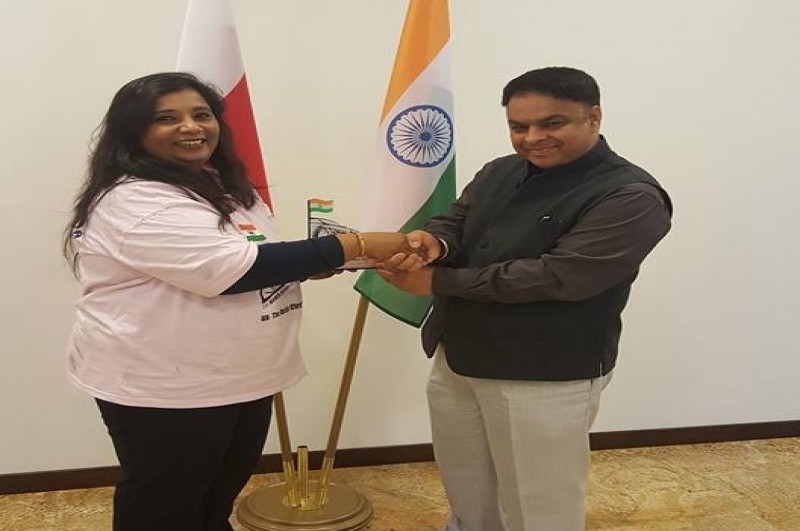 Received by the deputy Ambassador of India to Poland, Mr Takhi.